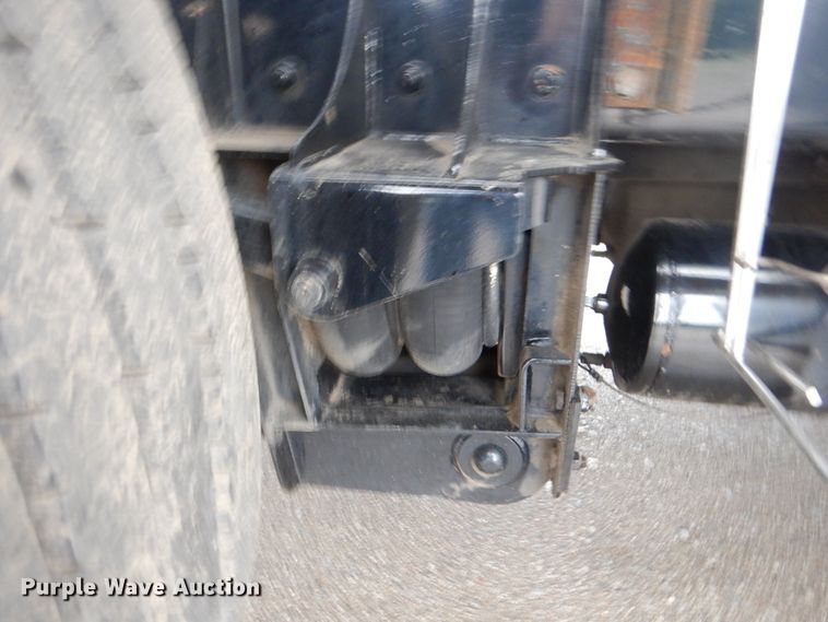 image for item GF9210 2006 Kenworth T800  tank truck