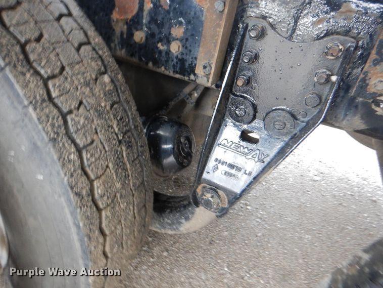 image for item GF9210 2006 Kenworth T800  tank truck