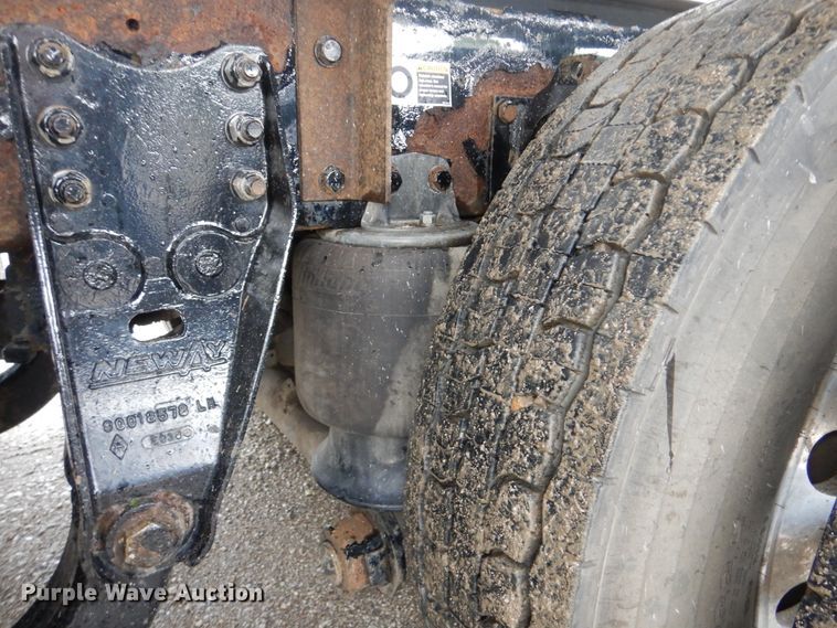 image for item GF9210 2006 Kenworth T800  tank truck