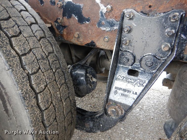 image for item GF9210 2006 Kenworth T800  tank truck