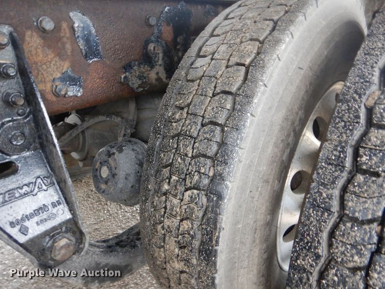 image for item GF9210 2006 Kenworth T800  tank truck