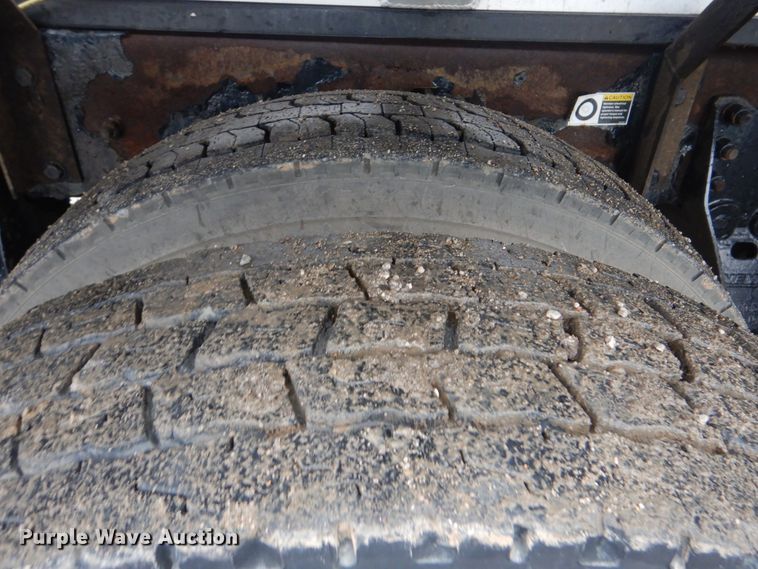 image for item GF9210 2006 Kenworth T800  tank truck