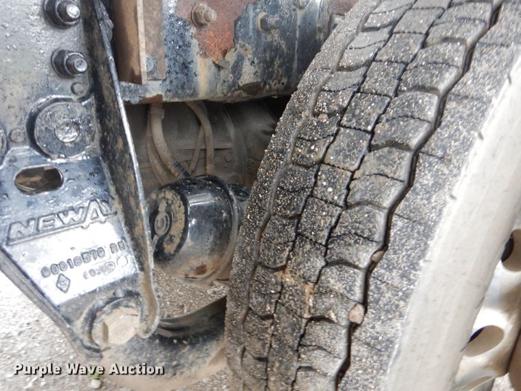 image for item GF9210 2006 Kenworth T800  tank truck