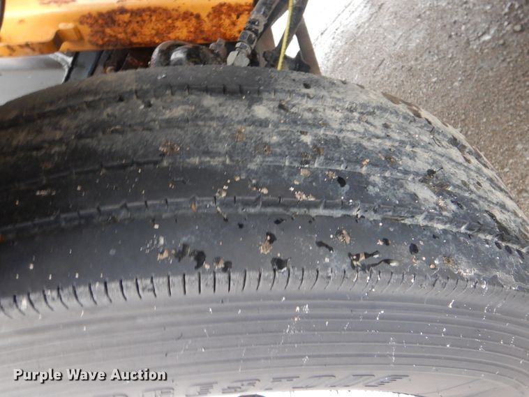 image for item GF9210 2006 Kenworth T800  tank truck