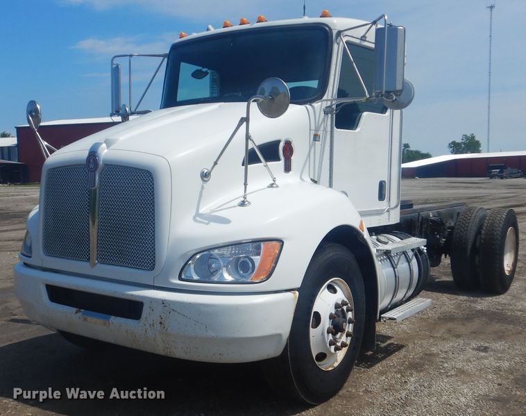 image for item GF9220 2012 Kenworth T370  truck cab and chassis