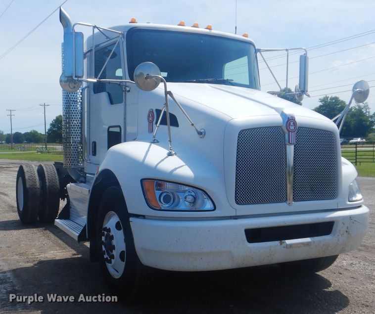 image for item GF9220 2012 Kenworth T370  truck cab and chassis