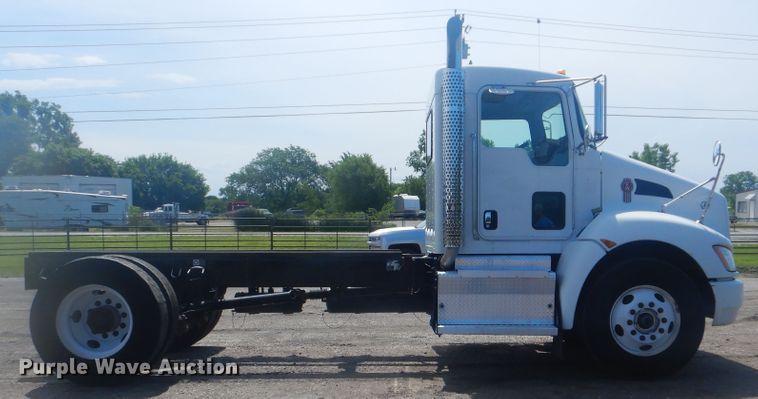 image for item GF9220 2012 Kenworth T370  truck cab and chassis