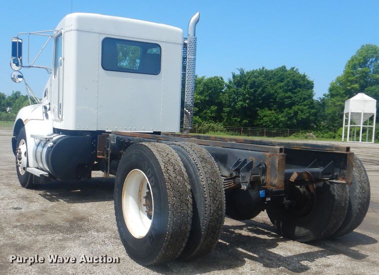 image for item GF9220 2012 Kenworth T370  truck cab and chassis