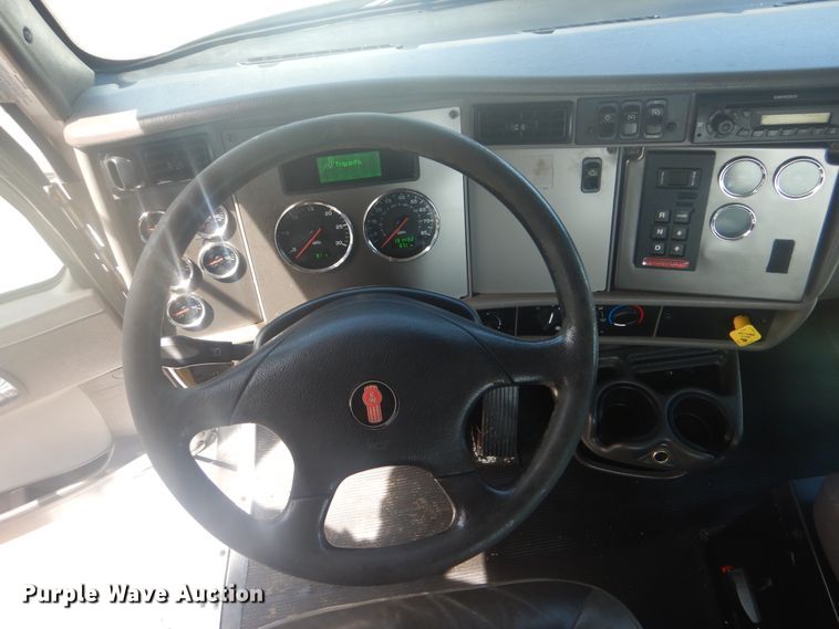 image for item GF9220 2012 Kenworth T370  truck cab and chassis