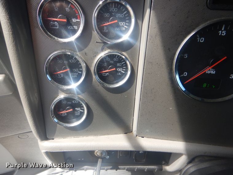 image for item GF9220 2012 Kenworth T370  truck cab and chassis