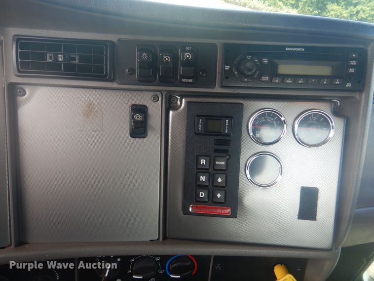 image for item GF9220 2012 Kenworth T370  truck cab and chassis