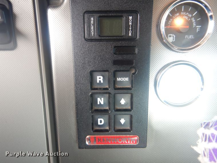 image for item GF9220 2012 Kenworth T370  truck cab and chassis