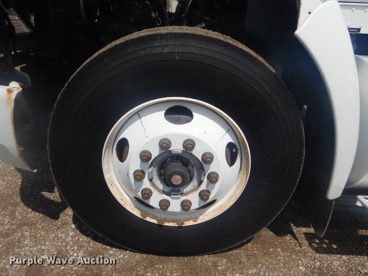 image for item GF9220 2012 Kenworth T370  truck cab and chassis