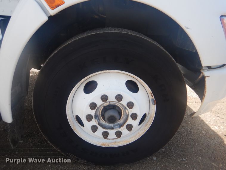 image for item GF9220 2012 Kenworth T370  truck cab and chassis