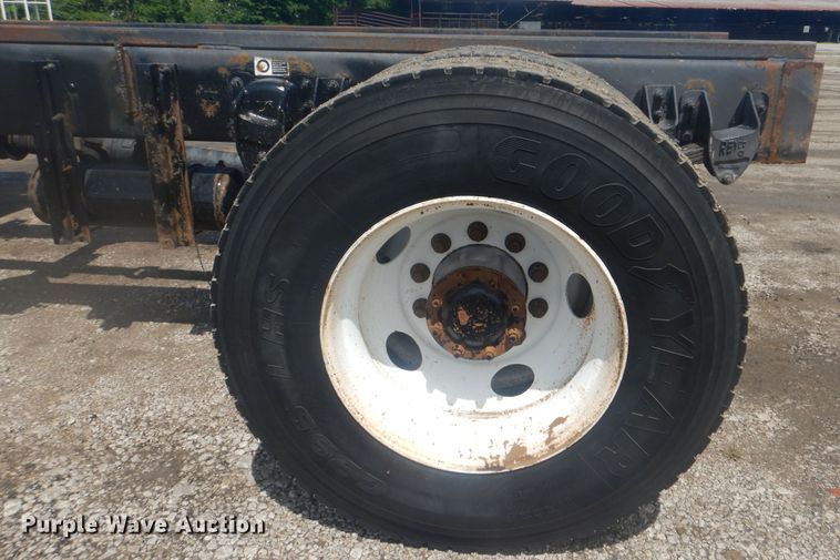 image for item GF9220 2012 Kenworth T370  truck cab and chassis