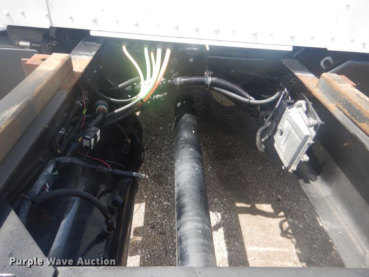 image for item GF9220 2012 Kenworth T370  truck cab and chassis