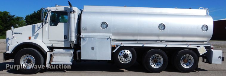 image for item GF9227 2006 Kenworth T802  fuel truck
