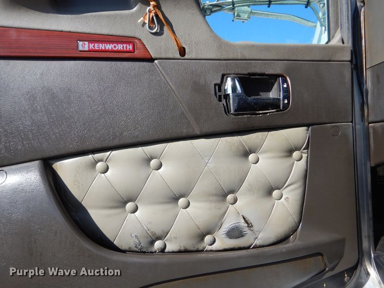 image for item GF9227 2006 Kenworth T802  fuel truck