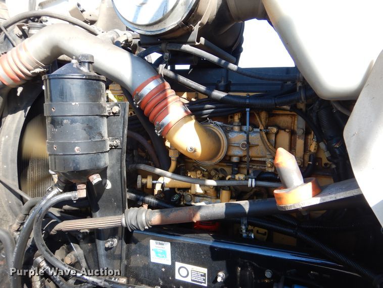 image for item GF9227 2006 Kenworth T802  fuel truck