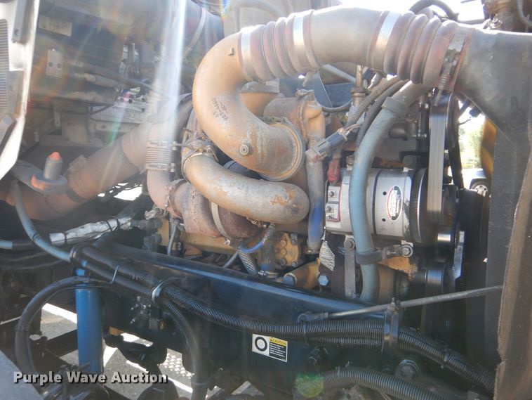 image for item GF9227 2006 Kenworth T802  fuel truck