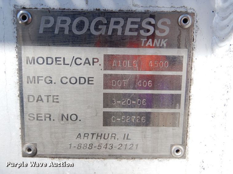 image for item GF9227 2006 Kenworth T802  fuel truck