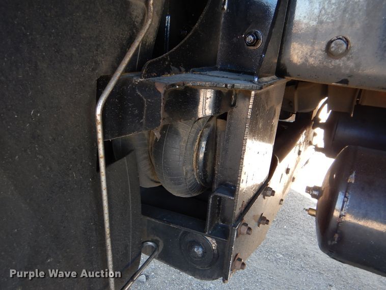 image for item GF9227 2006 Kenworth T802  fuel truck