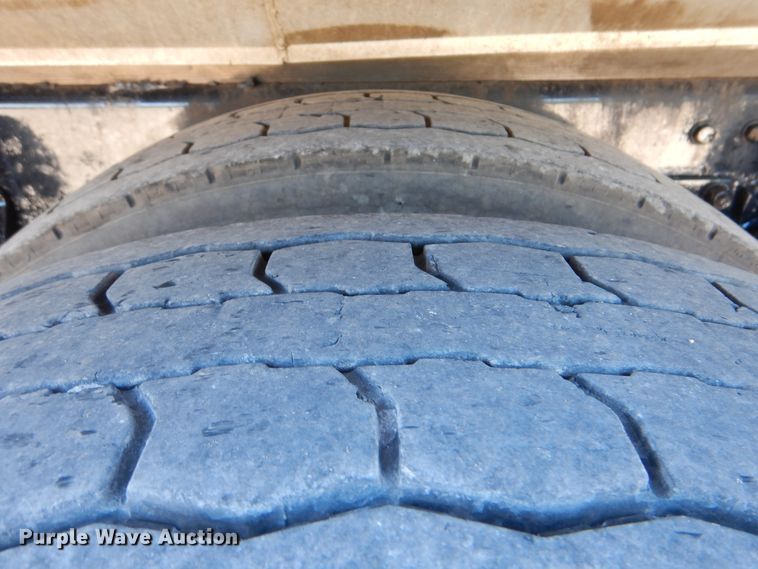 image for item GF9227 2006 Kenworth T802  fuel truck