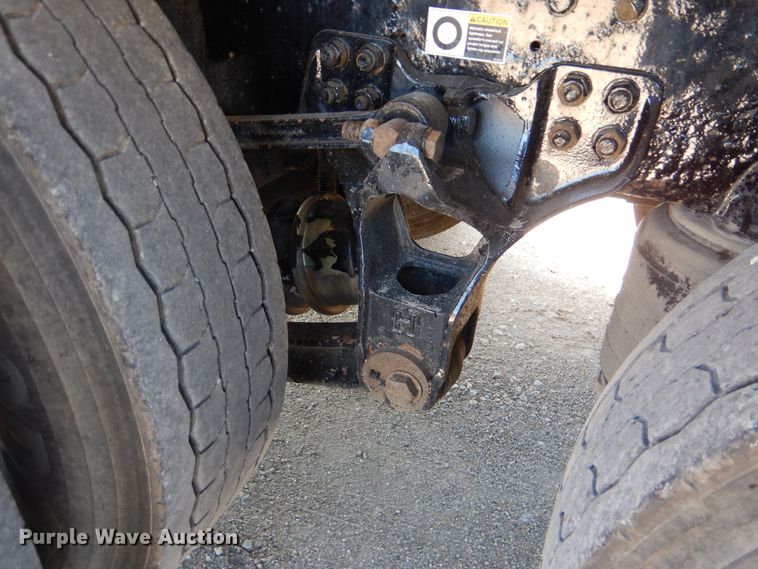 image for item GF9227 2006 Kenworth T802  fuel truck