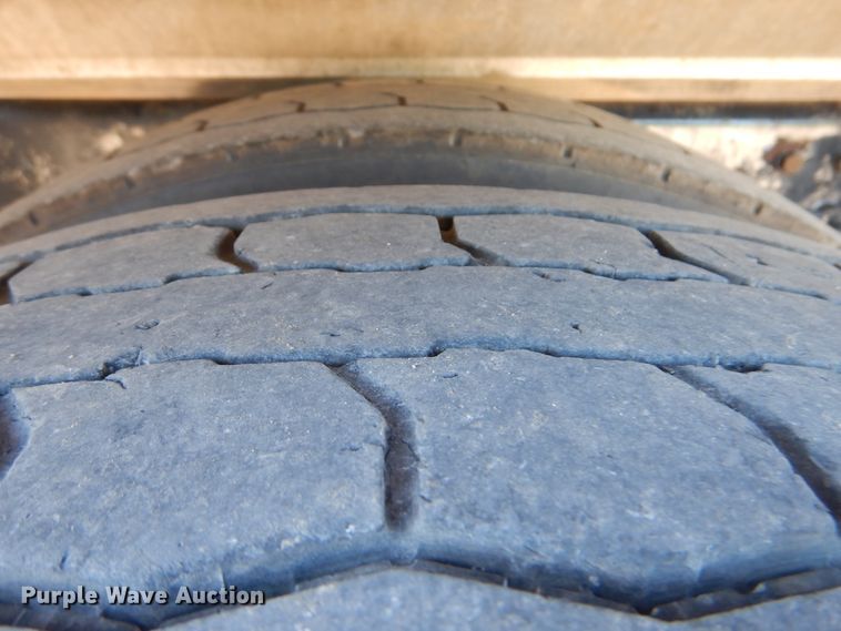 image for item GF9227 2006 Kenworth T802  fuel truck