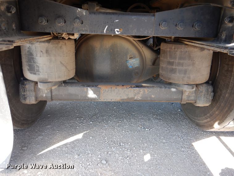 image for item GF9227 2006 Kenworth T802  fuel truck