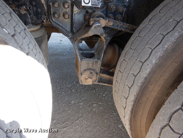 image for item GF9227 2006 Kenworth T802  fuel truck