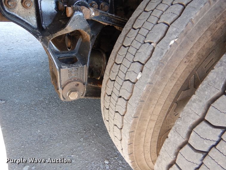 image for item GF9227 2006 Kenworth T802  fuel truck