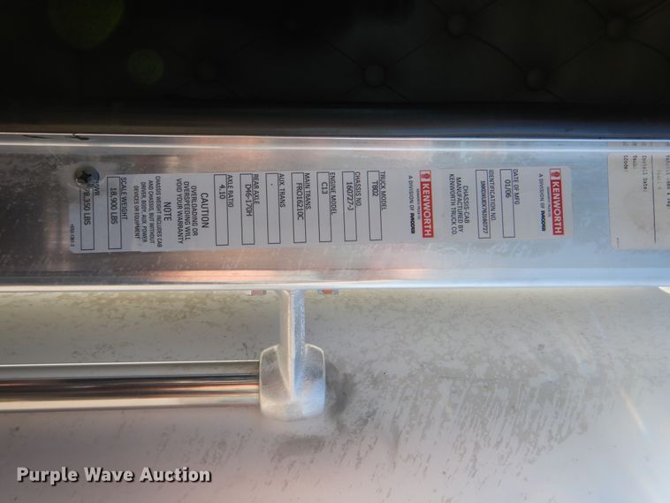 image for item GF9227 2006 Kenworth T802  fuel truck