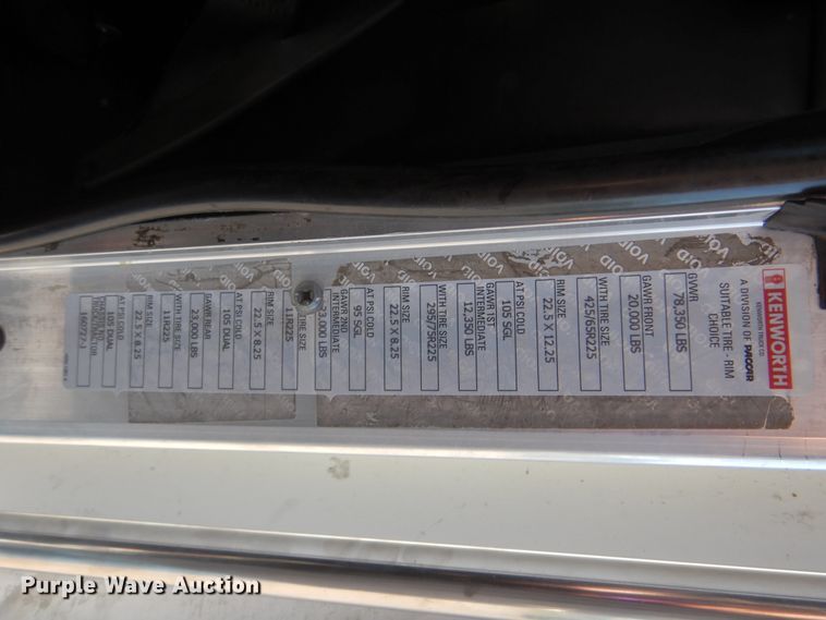 image for item GF9227 2006 Kenworth T802  fuel truck