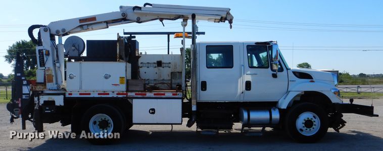image for item GF9234 2008 International 7400  utility truck with crane