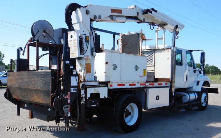 image for item GF9234 2008 International 7400  utility truck with crane