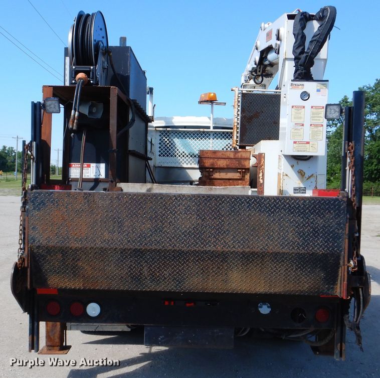 image for item GF9234 2008 International 7400  utility truck with crane