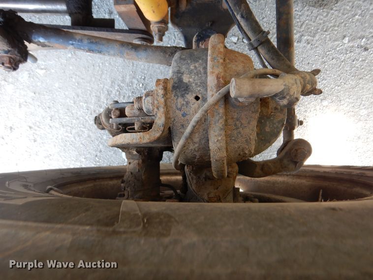 image for item GF9234 2008 International 7400  utility truck with crane