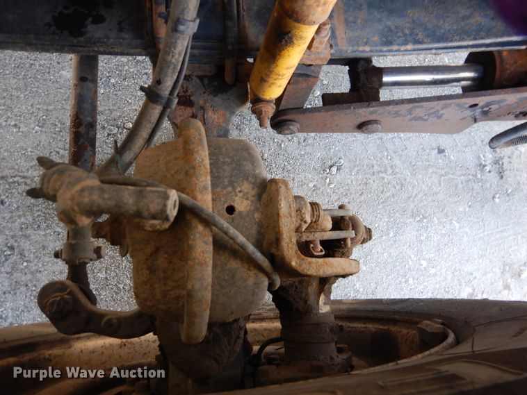 image for item GF9234 2008 International 7400  utility truck with crane