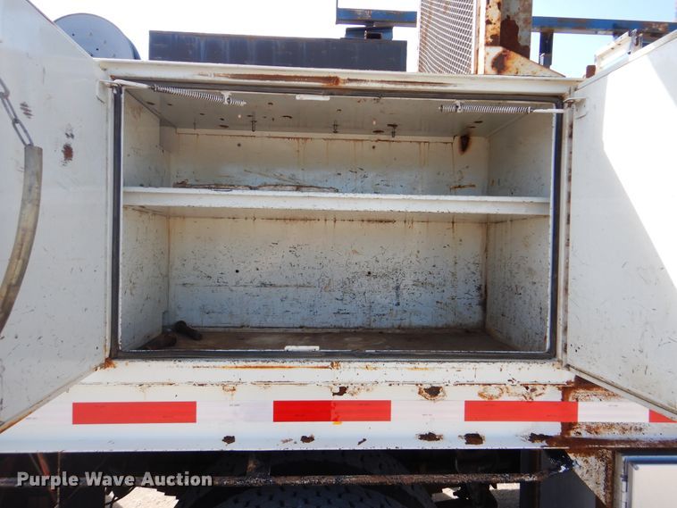 image for item GF9234 2008 International 7400  utility truck with crane