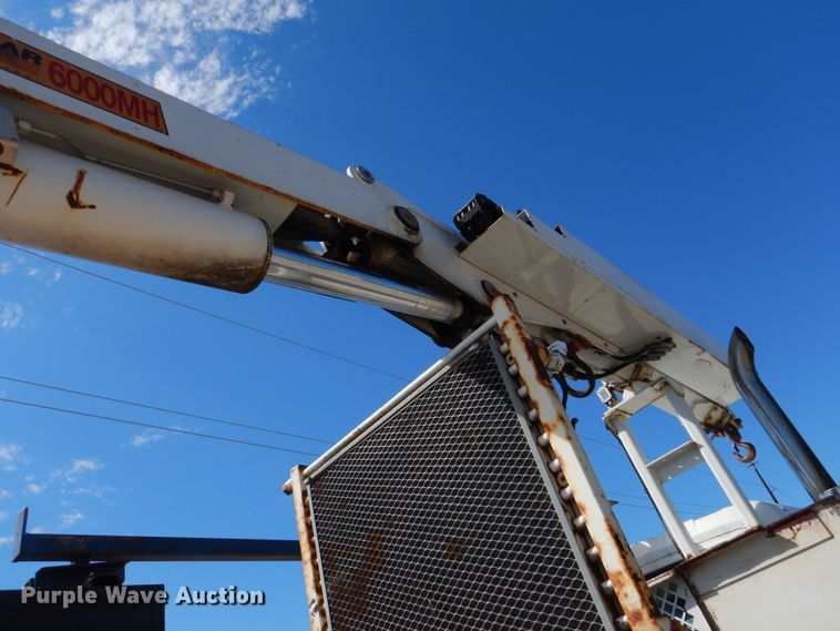 image for item GF9234 2008 International 7400  utility truck with crane