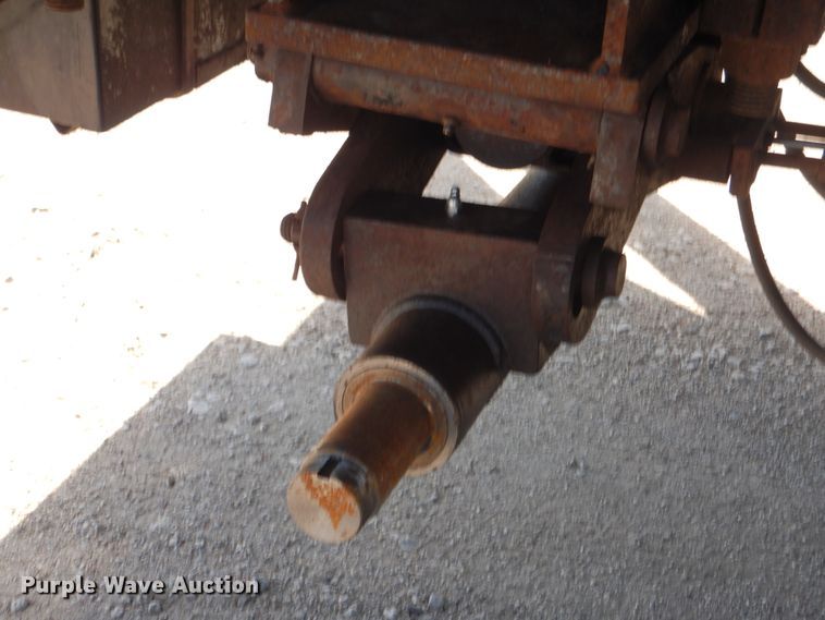 image for item GF9234 2008 International 7400  utility truck with crane