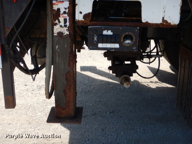 image for item GF9234 2008 International 7400  utility truck with crane