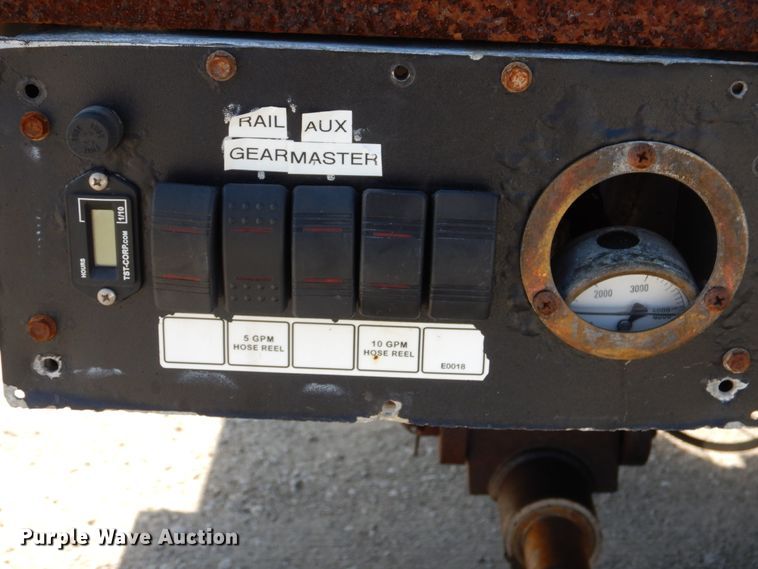 image for item GF9234 2008 International 7400  utility truck with crane