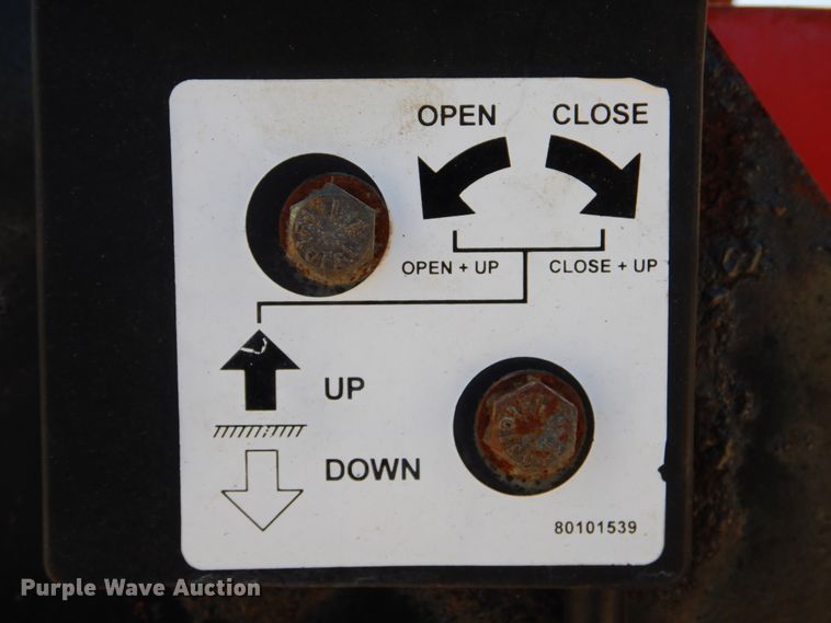 image for item GF9234 2008 International 7400  utility truck with crane