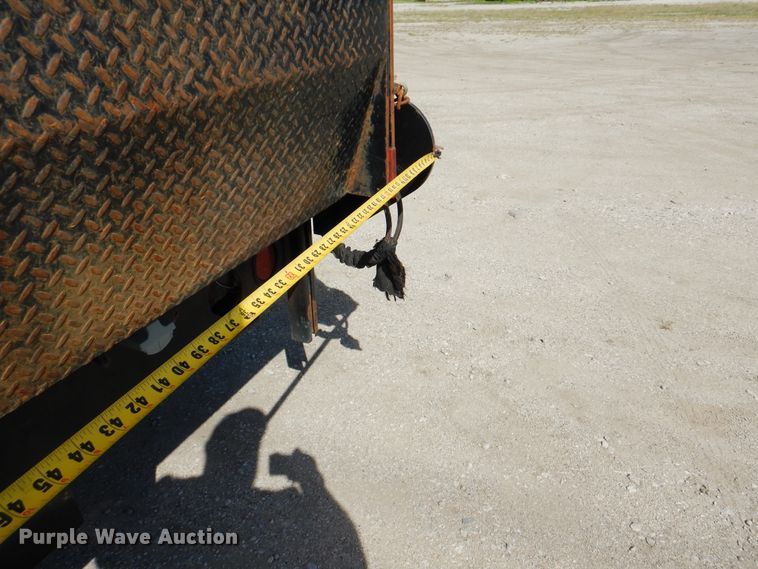 image for item GF9234 2008 International 7400  utility truck with crane