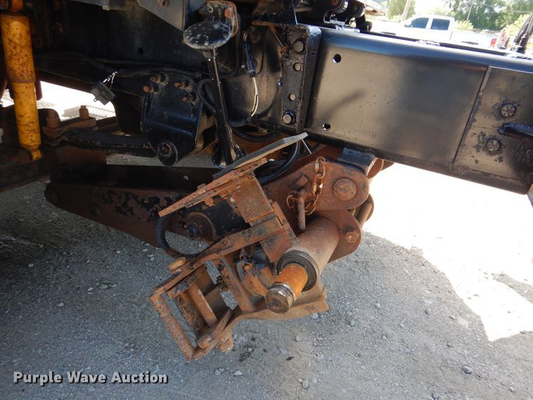 image for item GF9234 2008 International 7400  utility truck with crane