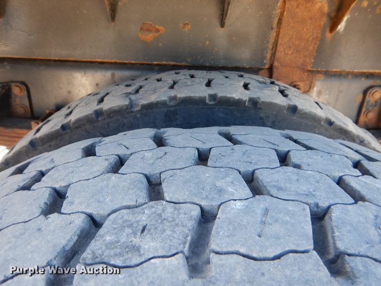 image for item GF9234 2008 International 7400  utility truck with crane