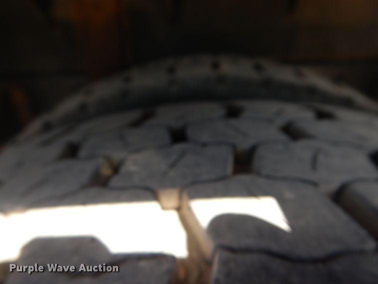 image for item GF9234 2008 International 7400  utility truck with crane