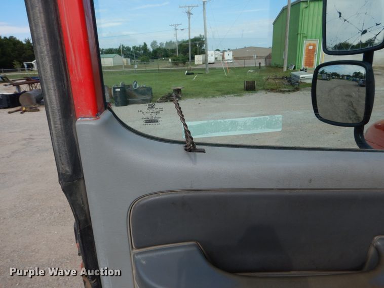 image for item GM9238 2005 Freightliner Columbia  semi truck